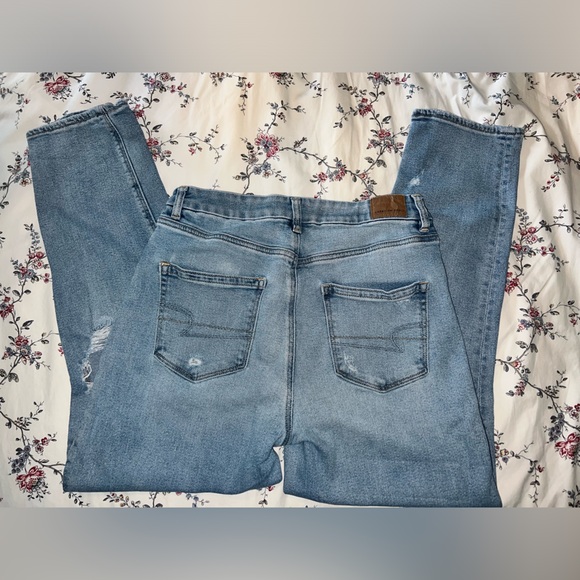 American Eagle High Rise Jeans - Picture 3 of 3